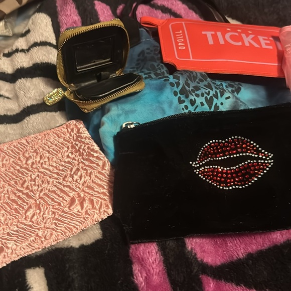 Bundle of bags - Picture 4 of 4